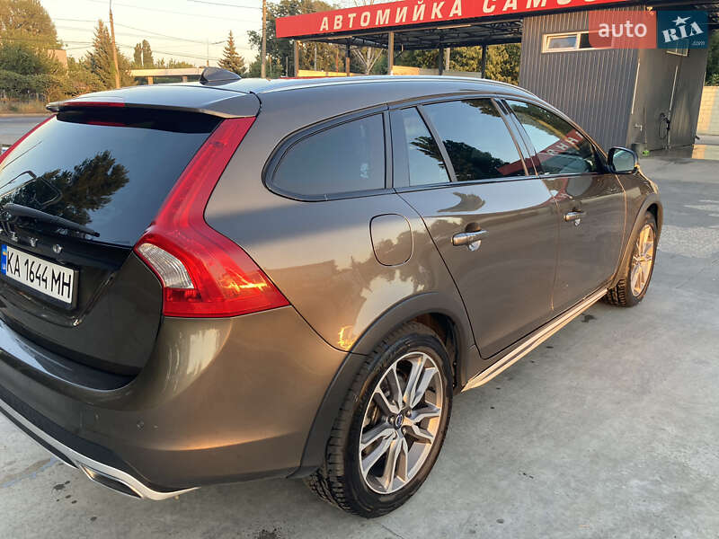 Универсал Volvo V60 Cross Country 2017 в Черкассах