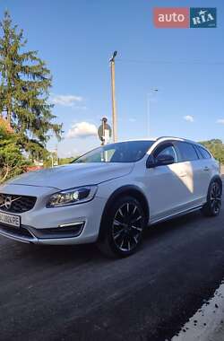 Универсал Volvo V60 Cross Country 2016 в Стрые