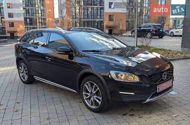 Универсал Volvo V60 Cross Country 2017 в 