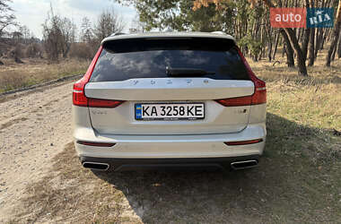 Универсал Volvo V60 Cross Country 2019 в 