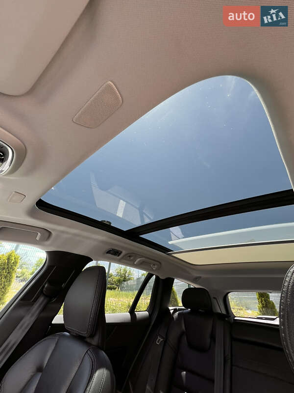 Универсал Volvo V60 Cross Country 2019 в Киеве фото 47 Универсал Volvo V60 Cross Country 2019 в Киеве