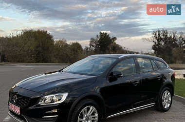 Универсал Volvo V60 Cross Country 2017 в 
