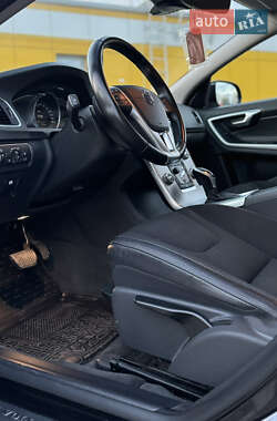 Универсал Volvo V60 Cross Country 2017 в 