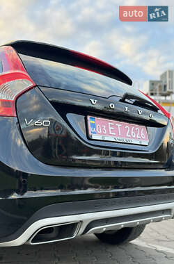 Универсал Volvo V60 Cross Country 2017 в 