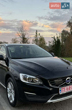 Универсал Volvo V60 Cross Country 2017 в 
