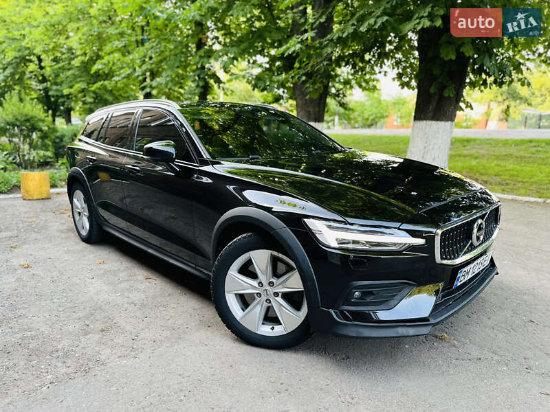 Універсал Volvo V60 Cross Country 2019 в Ромнах