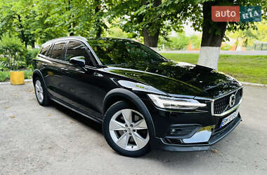Универсал Volvo V60 Cross Country 2019 в 