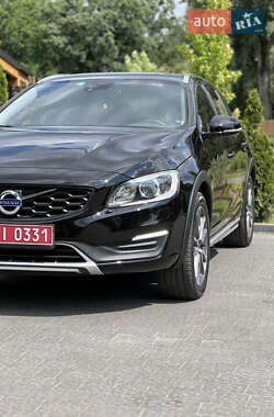 Универсал Volvo V60 Cross Country 2016 в 
