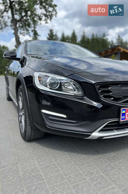 Универсал Volvo V60 Cross Country 2016 в 