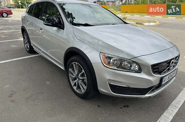 Универсал Volvo V60 Cross Country 2018 в Киеве
