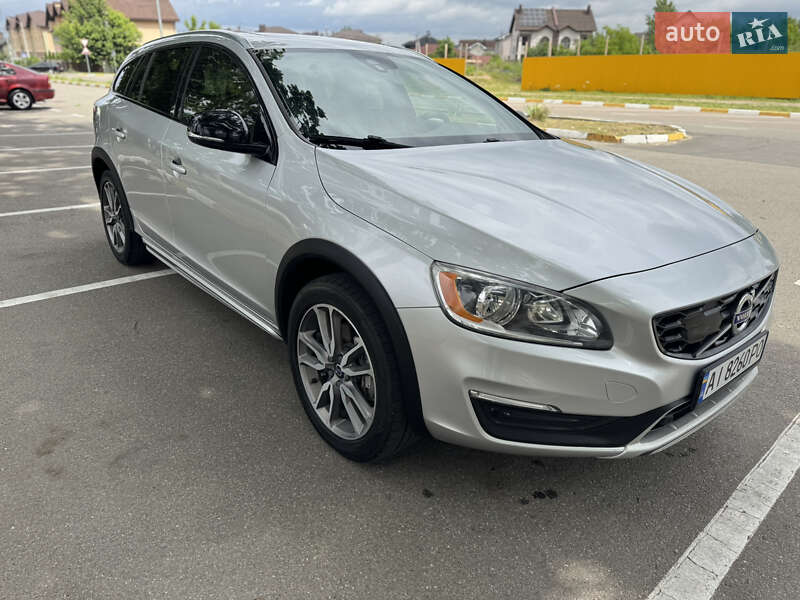 Универсал Volvo V60 Cross Country 2018 в 