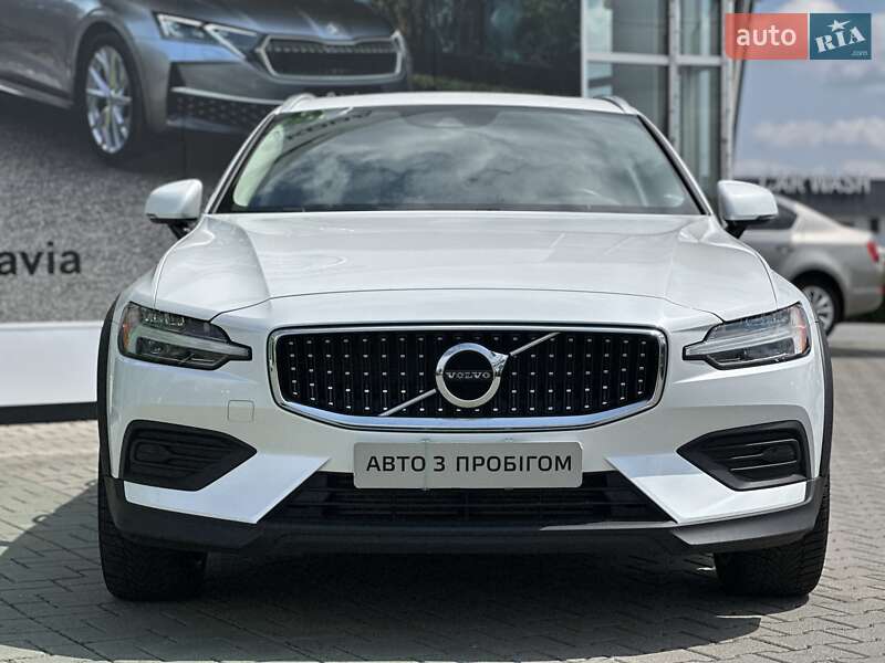 Volvo V60 Cross Country 2020