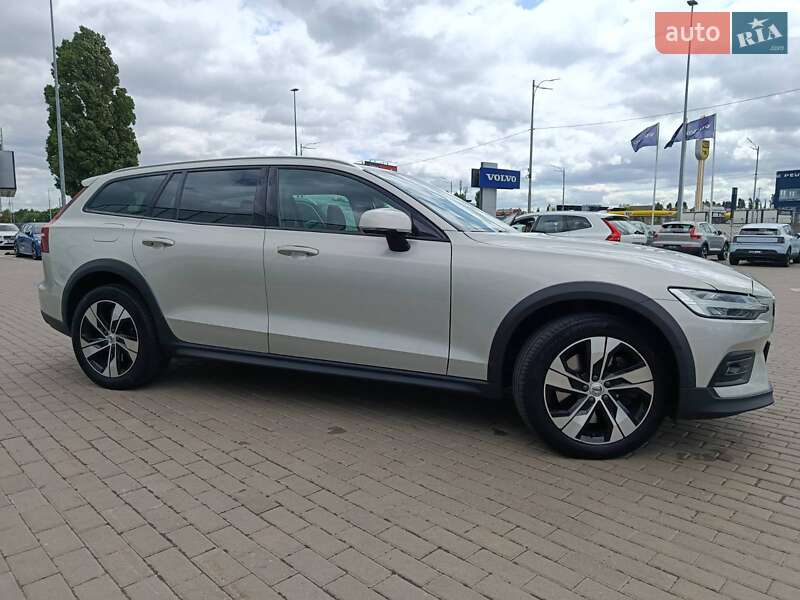 Універсал Volvo V60 Cross Country 2020 в Києві