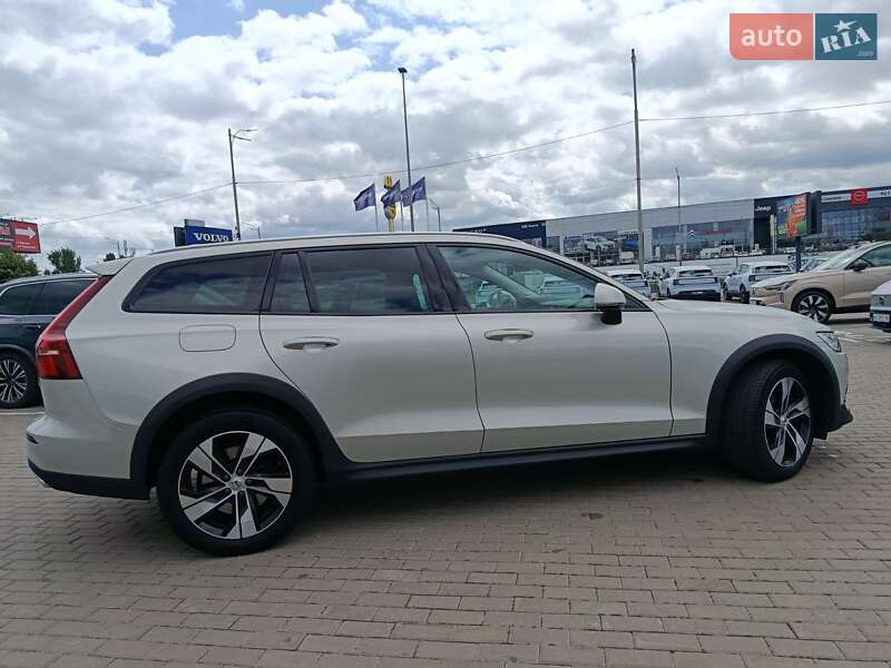 Універсал Volvo V60 Cross Country 2020 в Києві