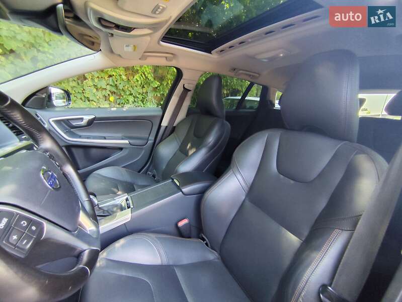 Универсал Volvo V60 Cross Country 2015 в Киеве