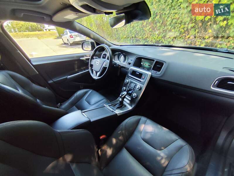 Универсал Volvo V60 Cross Country 2015 в Киеве
