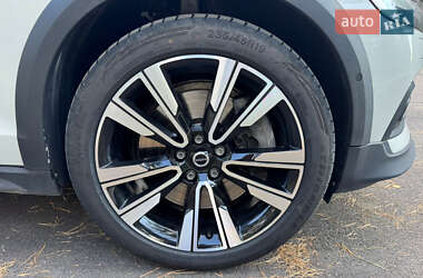 Универсал Volvo V60 Cross Country 2019 в 