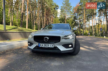 Универсал Volvo V60 Cross Country 2019 в Киеве