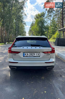 Универсал Volvo V60 Cross Country 2019 в 