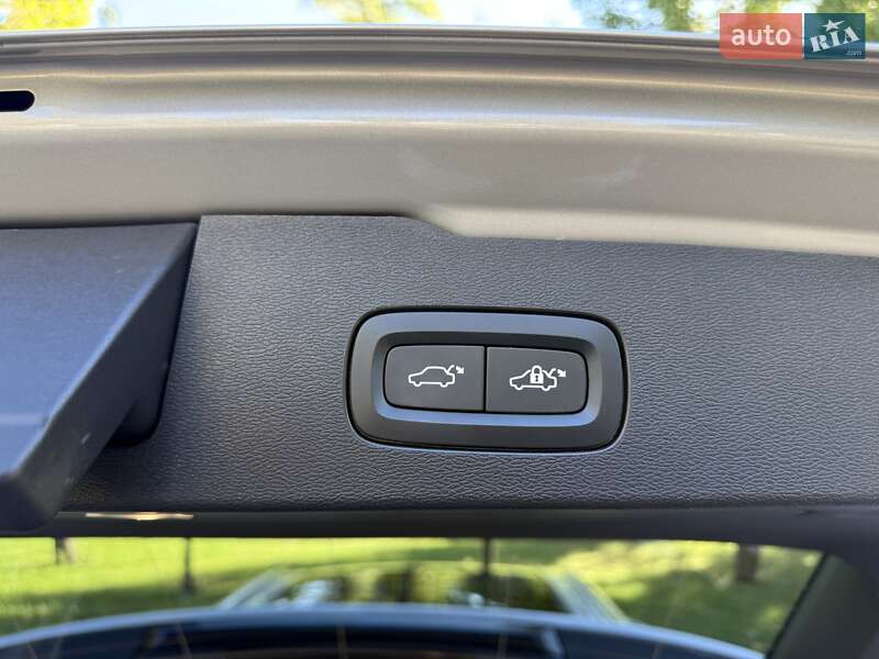 Универсал Volvo V60 Cross Country 2024 в Киеве
