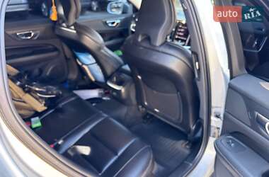Универсал Volvo V60 Cross Country 2020 в 