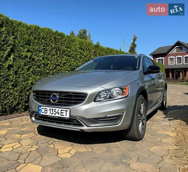 Универсал Volvo V60 Cross Country 2016 в 