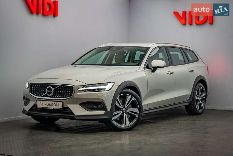 Volvo V60 Cross Country 2020