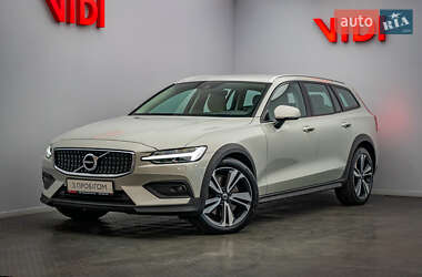 Универсал Volvo V60 Cross Country 2020 в 