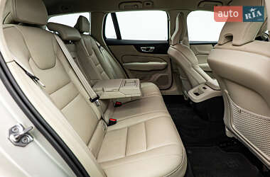 Универсал Volvo V60 Cross Country 2020 в 