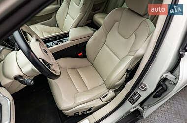 Универсал Volvo V60 Cross Country 2020 в 