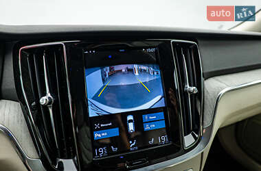 Универсал Volvo V60 Cross Country 2020 в 
