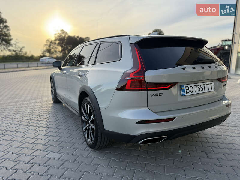 Универсал Volvo V60 Cross Country 2020 в Тернополе