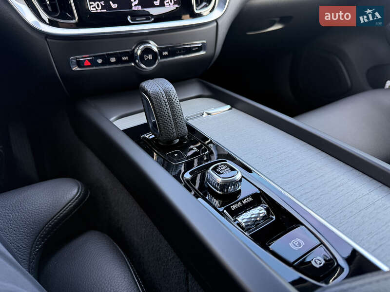 Универсал Volvo V60 Cross Country 2020 в Тернополе