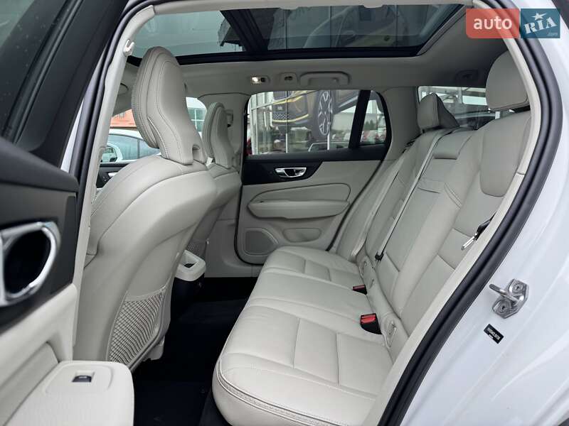 Универсал Volvo V60 Cross Country 2020 в Киеве фото 19 Универсал Volvo V60 Cross Country 2020 в Киеве