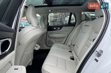 Универсал Volvo V60 Cross Country 2020 в 