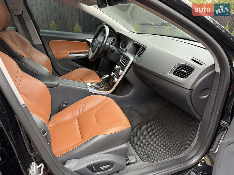 Универсал Volvo V60 Cross Country 2015 в Ивано-Франковске