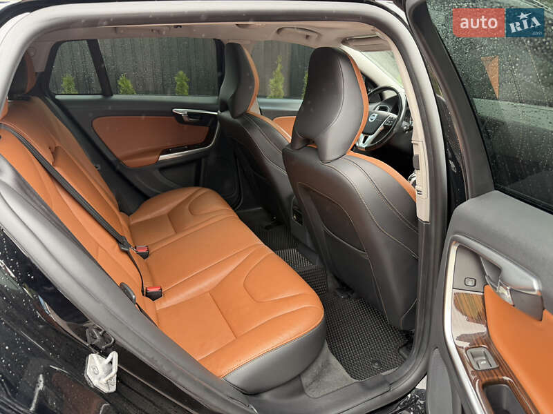 Универсал Volvo V60 Cross Country 2015 в Ивано-Франковске