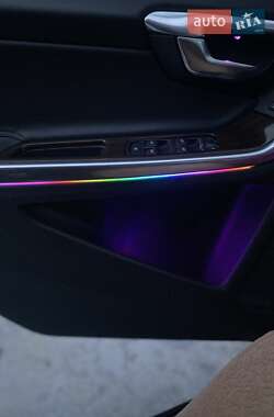 Універсал Volvo V60 Cross Country 2018 в 