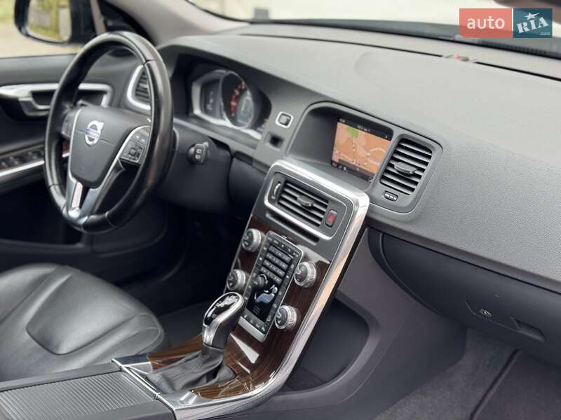 Универсал Volvo V60 Cross Country 2018 в Сарнах фото 5 Универсал Volvo V60 Cross Country 2018 в Сарнах