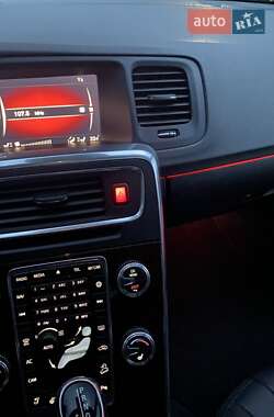 Універсал Volvo V60 Cross Country 2018 в 