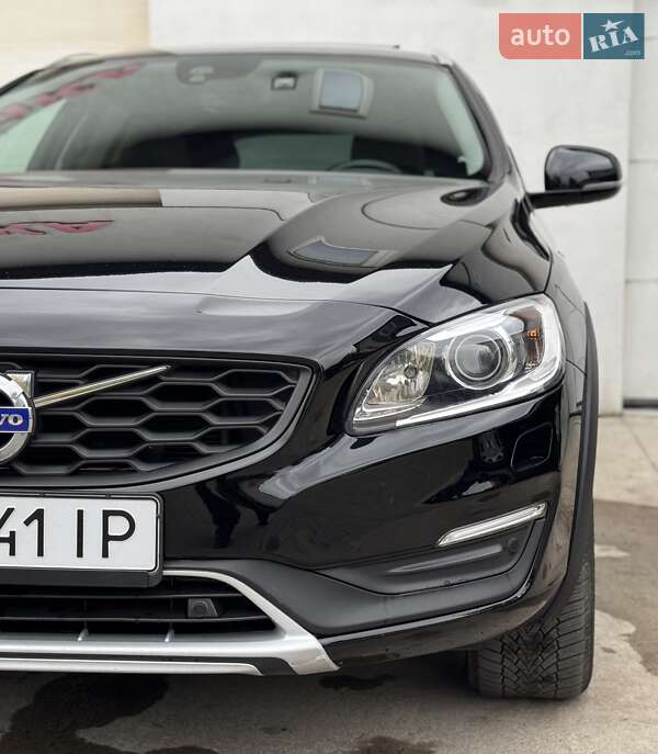 Универсал Volvo V60 Cross Country 2018 в Сарнах фото 34 Универсал Volvo V60 Cross Country 2018 в Сарнах