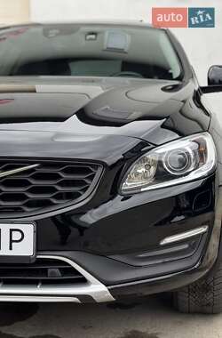 Універсал Volvo V60 Cross Country 2018 в 