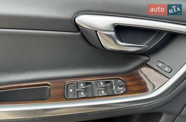 Універсал Volvo V60 Cross Country 2018 в 