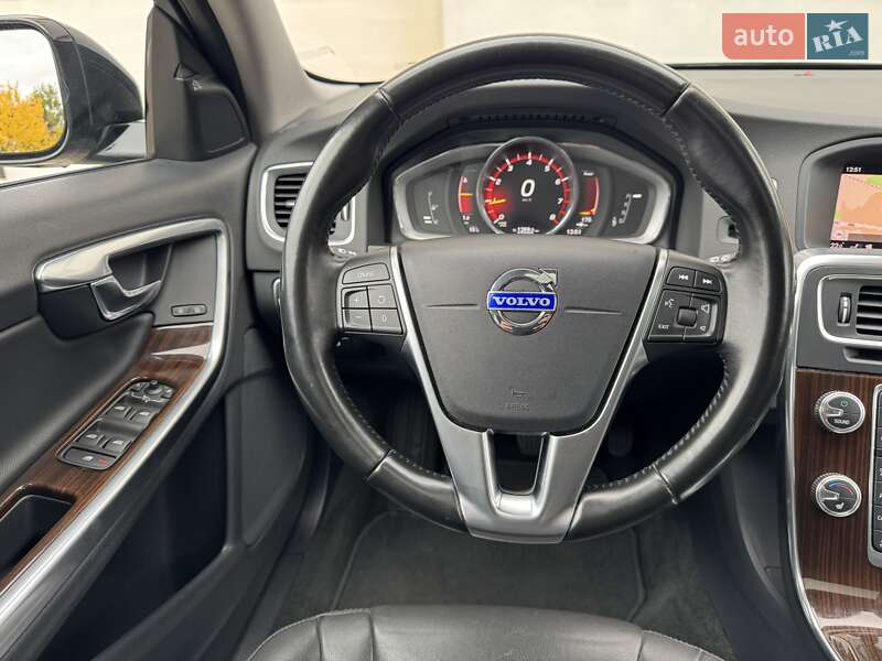 Универсал Volvo V60 Cross Country 2018 в Сарнах фото 62 Универсал Volvo V60 Cross Country 2018 в Сарнах