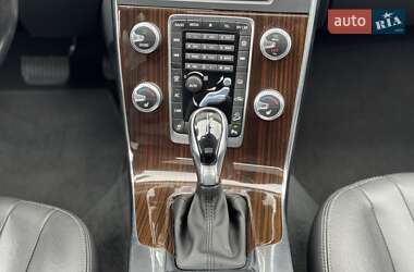 Універсал Volvo V60 Cross Country 2018 в 