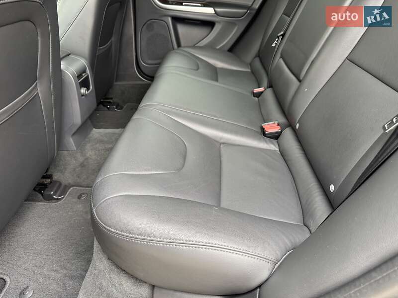 Универсал Volvo V60 Cross Country 2018 в Сарнах фото 75 Универсал Volvo V60 Cross Country 2018 в Сарнах
