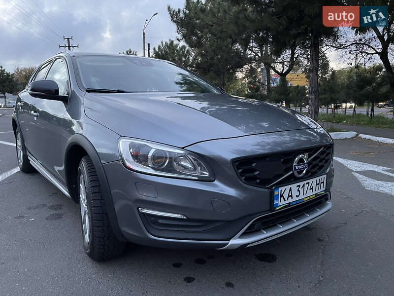 Volvo V60 Cross Country 2017