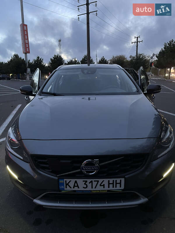 Универсал Volvo V60 Cross Country 2017 в Одессе фото 27 Универсал Volvo V60 Cross Country 2017 в Одессе