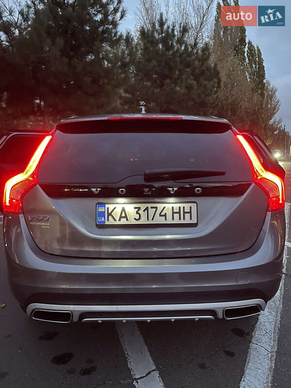 Универсал Volvo V60 Cross Country 2017 в Одессе фото 24 Универсал Volvo V60 Cross Country 2017 в Одессе
