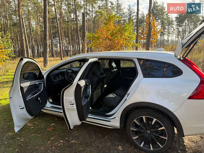Универсал Volvo V60 Cross Country 2015 в Киеве фото 11 Универсал Volvo V60 Cross Country 2015 в Киеве